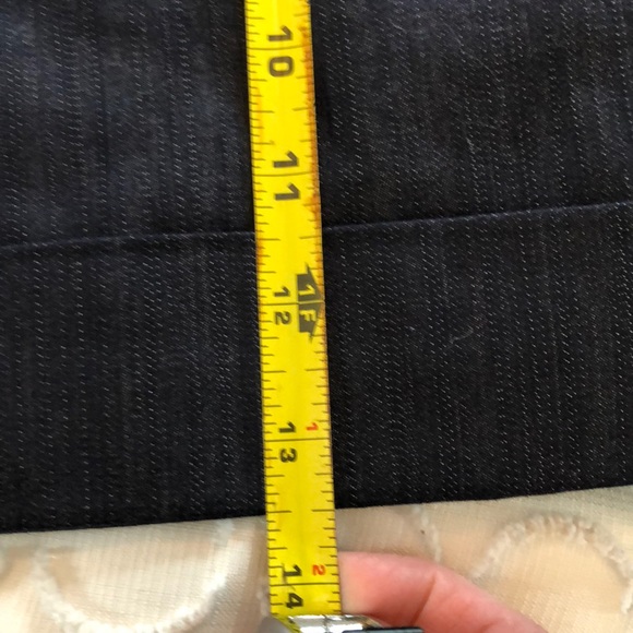 New York & Company Womens Shorts. SZ 4. - Picture 9 of 9